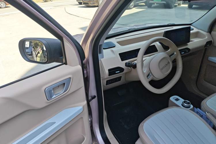 Used Geely Galaxy Panda 2023 Panda Mini 200km Endurance Bear