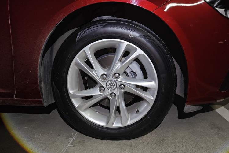 Used Buick Regal 2021 552T Elite Edition Right Front Wheel Hub