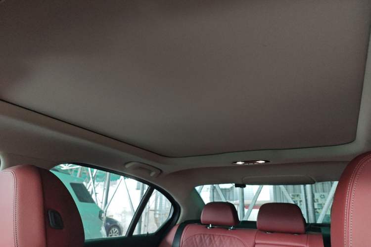 Used BMW i3 2024 eDrive 40 L Midnight Edition
