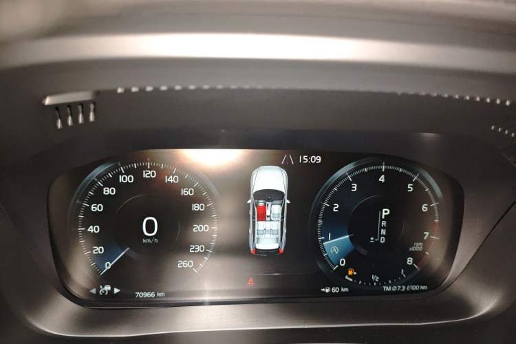 Used Volvo XC60 2020 T5 4x4 Smart Luxury Edition Instrument Cluster