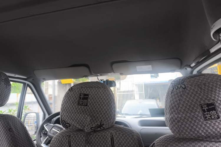 Used JMC Transit 2019 2.8T Commercial Version Short Wheelbase Mid-Roof 6-Seater China VI JX493 Headliner