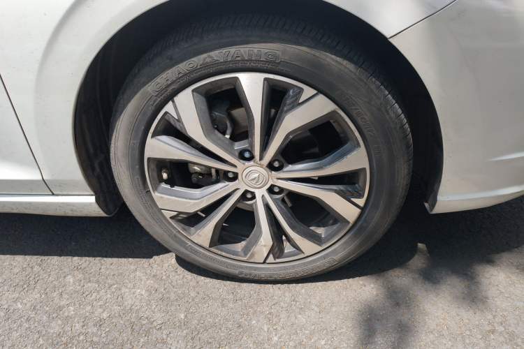 Used CHANGAN Eado 2021 PLUS Blue Whale NE 1.4T GDI DCT Flagship Model Right Front Wheel Hub