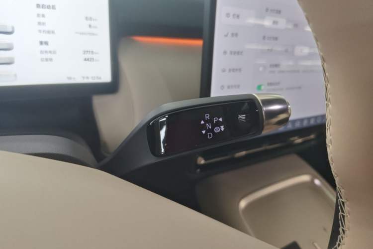 Used XPeng P7+ 2024 Long-Range Max Gear Lever