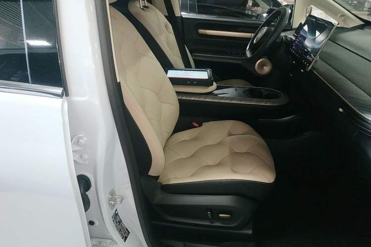 Used Baojun Cloud 2023 460 Pro
