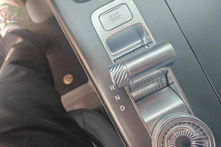 Used BAIC Off-Road BJ30 2024 1.5T Magic Electric Drive Advanced Version Gear Lever