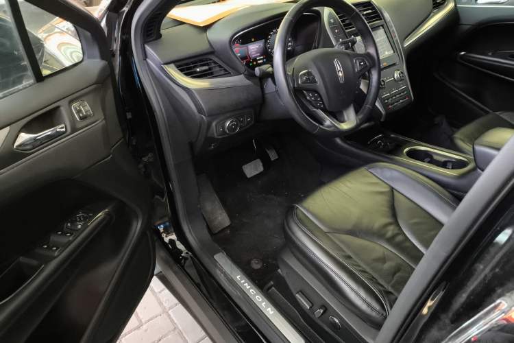 Used Lincoln MKC 2017 2.0T Two-Wheel Drive Deluxe Edition