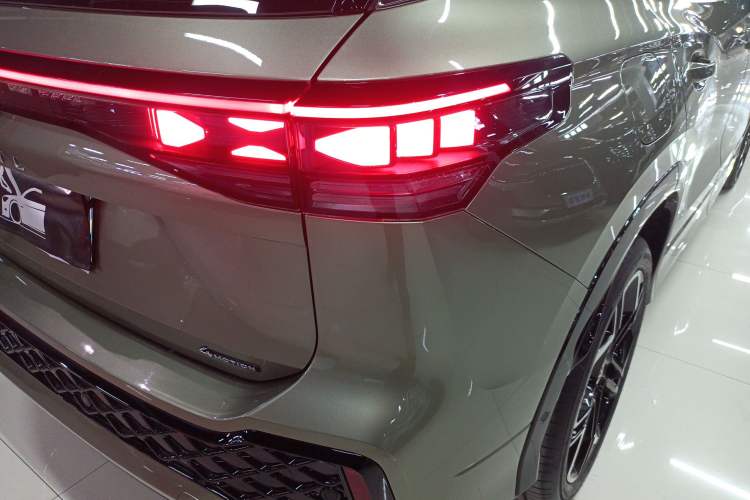 Used Volkswagen Tayron 2025 Tiguan L 380TSI 4Motion Luxury Easy Package
