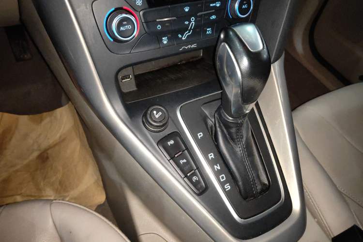 Used Ford Focus 2015 Sedan EcoBoost 180 Automatic Flagship Model