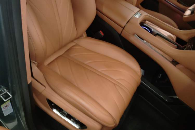 Used Yangwang U8 2023 Luxury Edition
