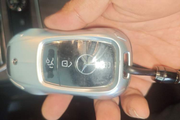 Used Mercedes-Benz E-Class 2022 Second Facelift E 300 L Fashion Edition Interior 1