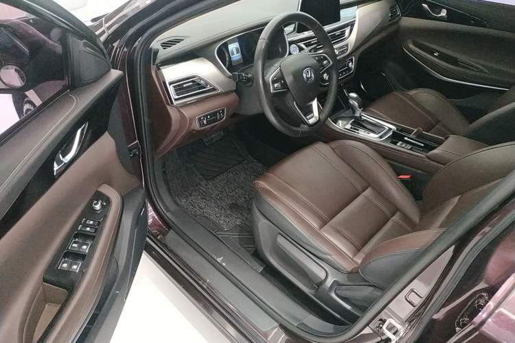 Used CHANGAN Raeton CC 2018 1.5T Automatic Elegant Starry Edition China V Standard