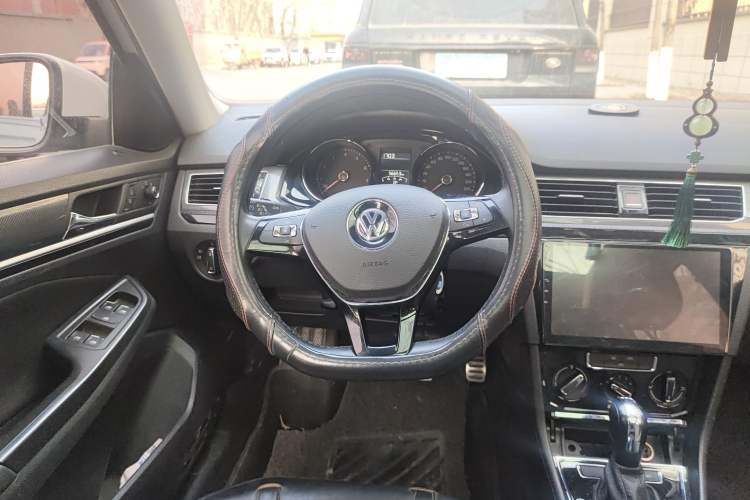 Used Volkswagen C-TREK 2018 230TSI DSG Comfort Model Steering Wheel