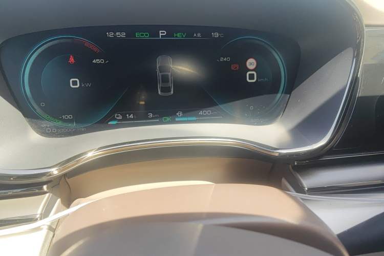 Used BYD Han 2020 DM Four-Wheel Drive Performance Edition Luxury Model Odometer Close Up