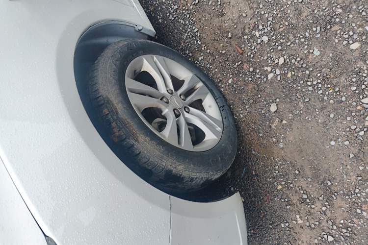 Used Chevrolet Cruze 2015 1.5L Classic SE AT Left Front Wheel Hub
