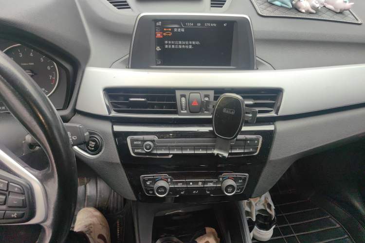 Used BMW X1 2016 sDrive18Li Premium Edition Audio And AC Panel