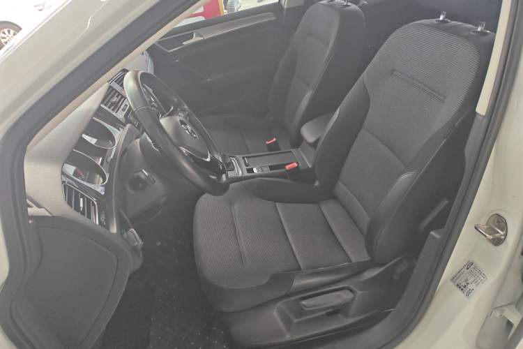 Used Volkswagen Golf 2018 230TSI Automatic Comfort Model
