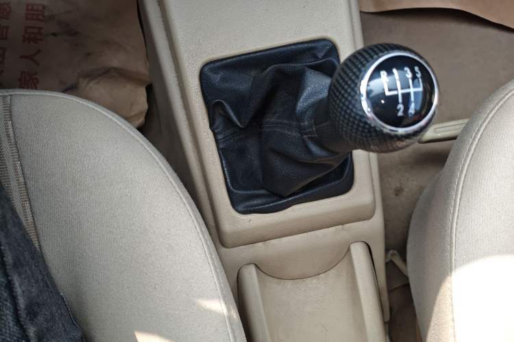 Used Volkswagen Jetta 2010 1.6L Vanguard Gear Lever