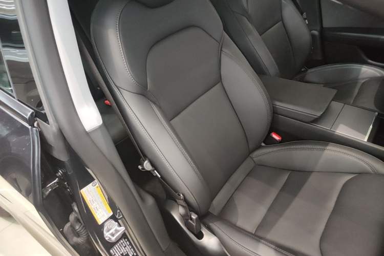 Used Tesla Model 3 2025 Rear-Wheel-Drive Version
