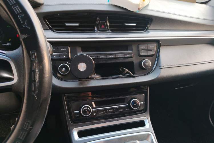 Used Geely Auto Emgrand New Energy 2018 EV450 Ambition Model Audio And AC Panel