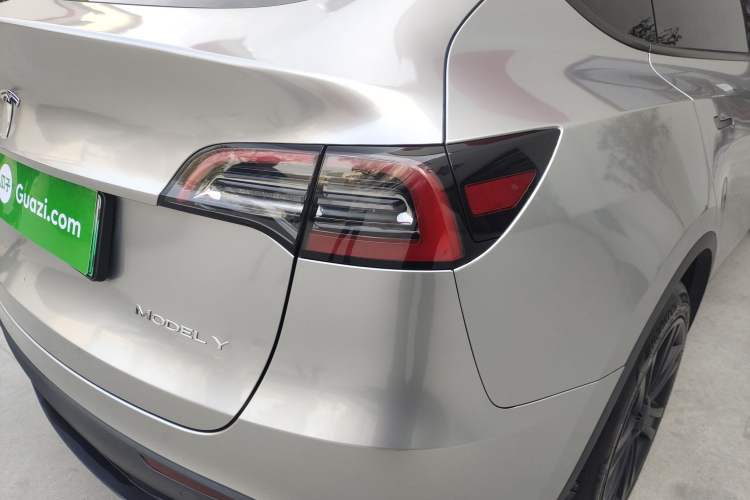 Used Tesla Model Y 2023 Long-Range All-Wheel-Drive Version