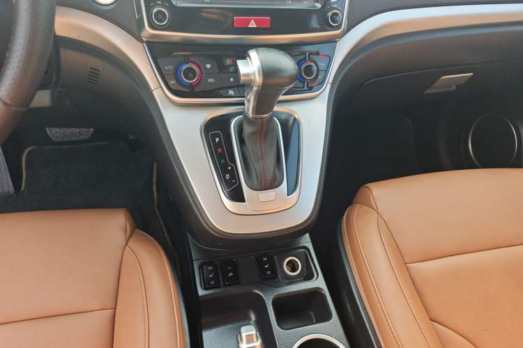Used Haval H6 2015 Sport Edition 1.5T Automatic Two-Wheel Drive Luxury Model Gear Lever