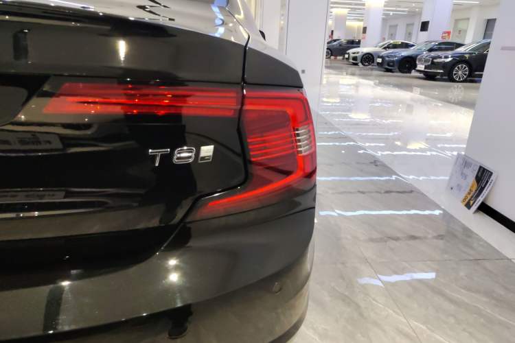 Used Volvo S90 New Energy 2024 Plug-in Hybrid Four-Wheel Drive Long-Range Luxury Smart Edition Right Rear Taillight