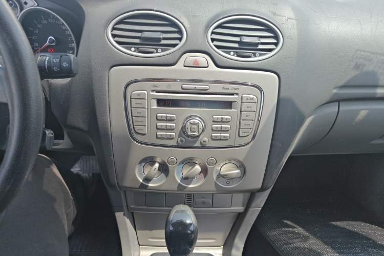 Used Ford Focus 2013 Hatchback Classic 1.8L Automatic Base Model Audio And AC Panel