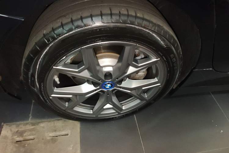 Used BMW i3 2022 eDrive 35 L Right Rear Wheel Hub