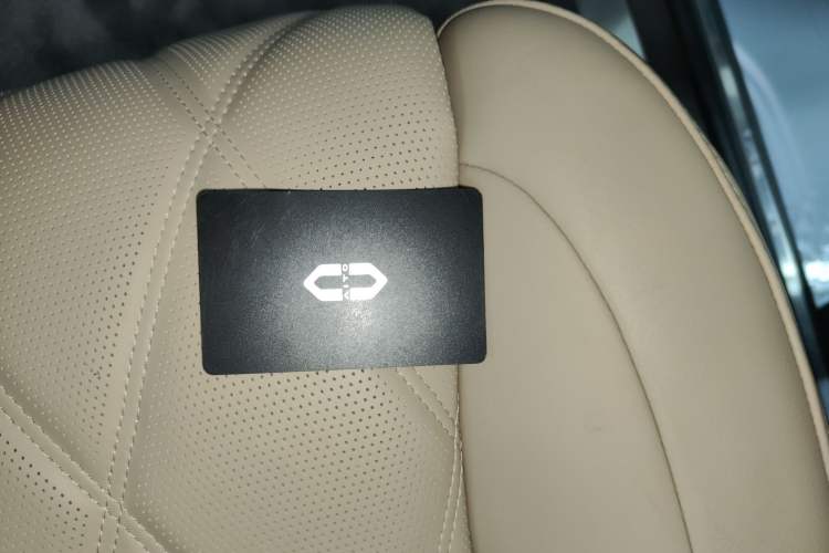 Used Hima AITO M9 2025 Extended-Range Ultra Version 52 kWh 6-Seater