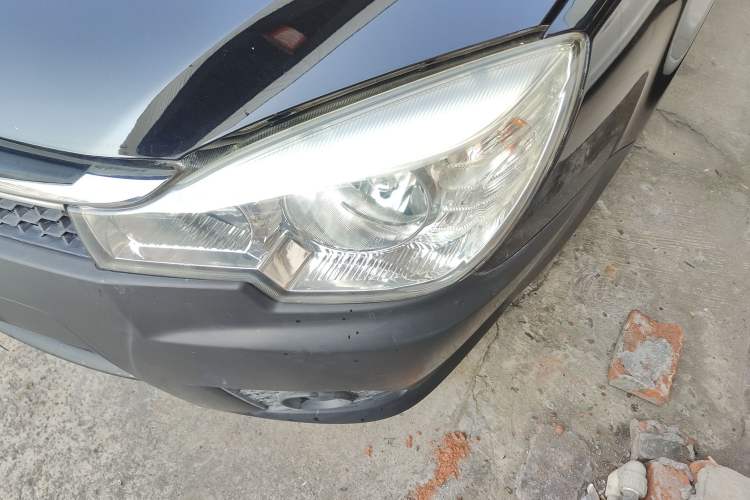 Used Soueast V3 Lingyue 2014 1.5L Manual Smart Edition
