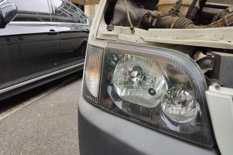 Used Ford Classic Transit 2015 2.8T Short-Wheelbase 12-Seater Mid-Roof Bus JX493ZLQ4
