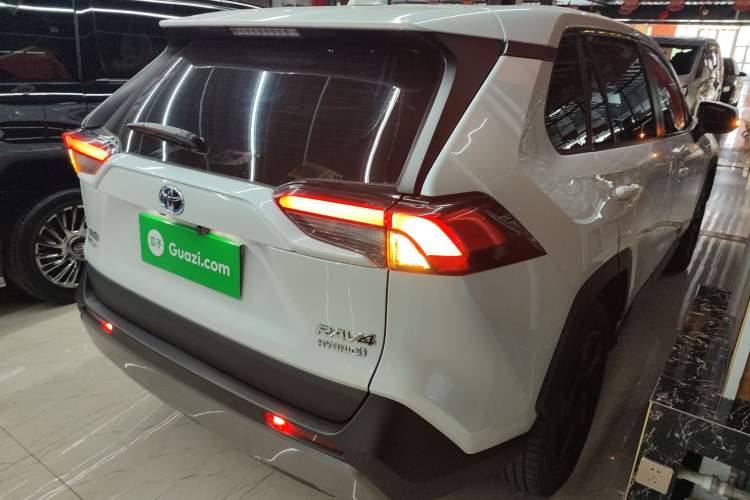 Used Toyota RAV4 2022 Dual-Engine 2.5L E-CVT Four-Wheel Drive Elite Plus Edition Rear Right 45 Deg