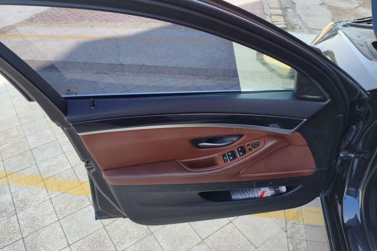 Used BMW 5 Series 2014 520Li Elegant Model
