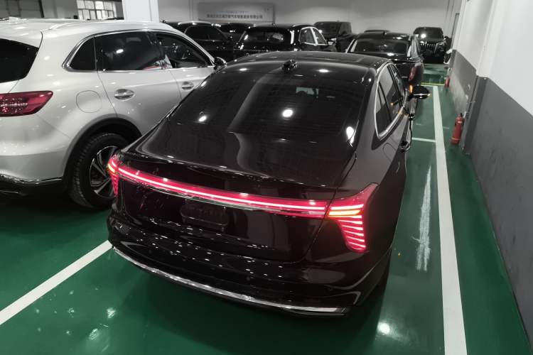 Used Hongqi H5 2024 2.0T Automatic Smart Connect Flagship Edition Rear Right 45 Deg