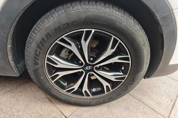 Used Hyundai Santa Fe 2017 2.0T Automatic Two-Wheel Drive Smart Version 7 Seats
