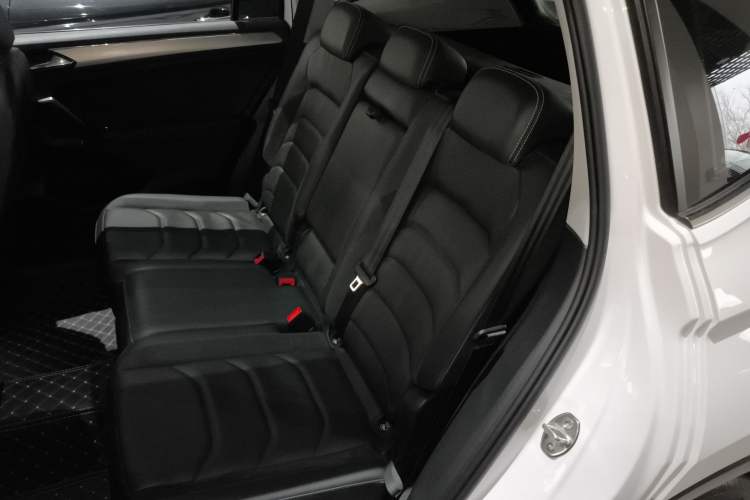 Used Volkswagen Tiguan L 2021 330TSI Automatic Two-Wheel Drive Smart Edition
