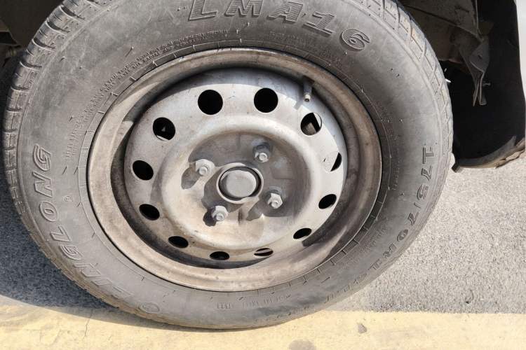 Used Wuling Rongguang 2011 1.2L Base Version
