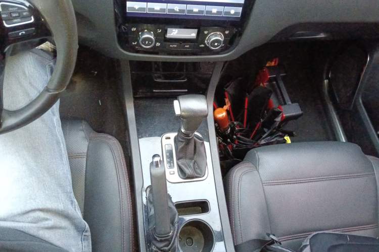 Used Yema T70 2015 Revised 1.8T CVT Elegant Version