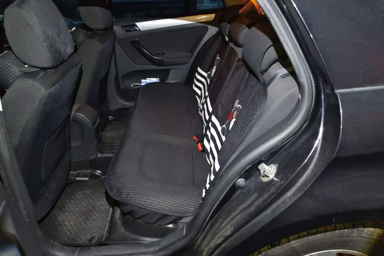 Used Volkswagen Bora 2014 1.6L Automatic Fashion Model Left Rear Seat