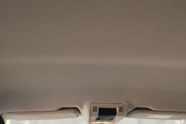 Used Qoros 3 2015 Hatchback 1.6L Automatic ZhiNeng Model Headliner