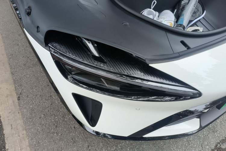 Used Xiaomi Auto YU7 2025 Ultra-Long Range High-Performance All-Wheel-Drive Max Edition