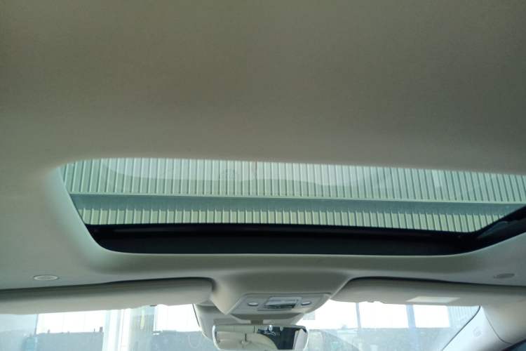 Used Denza D9 2022 DM-i 1040 Prestige Model
