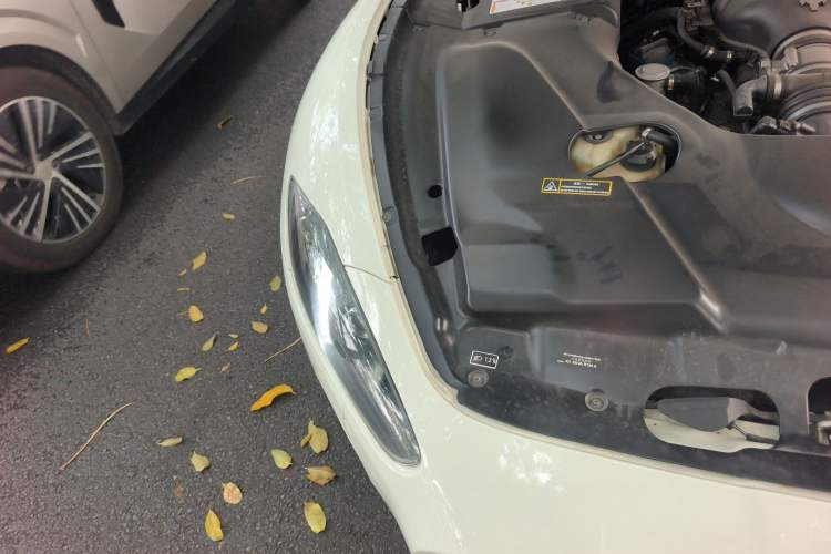 Used Maserati GranTurismo 2007 4.2L Standard Edition Right Front Headlight