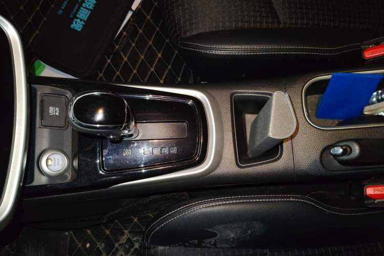 Used Nissan Tiida 2016 1.6L CVT Smart Drive Edition Gear Lever