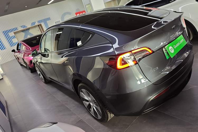 Used Tesla Model Y 2021 Long-Range All-Wheel-Drive Version 3D7