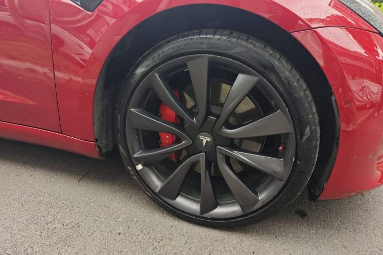 Used Tesla Model 3 2019 Performance High-Performance All-Wheel-Drive Version Right Front Wheel Hub