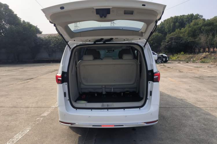 Used Buick GL8 2023 Land Executive Class Smart Enjoyment Model