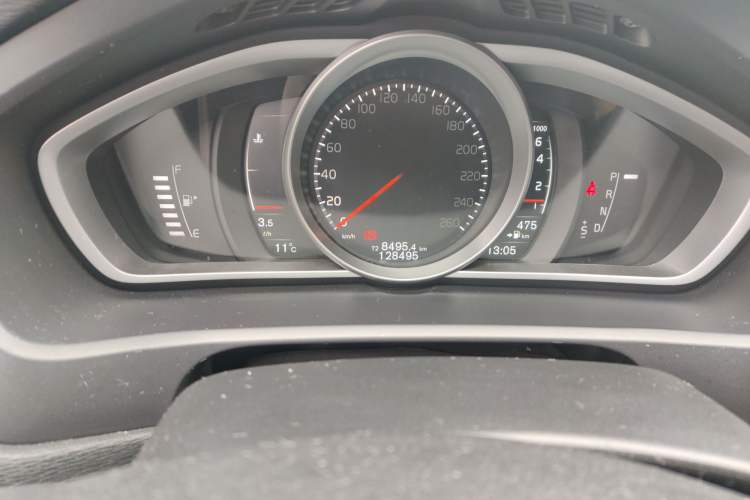 Used Volvo V40 2017 T3 Zhiyi Edition
