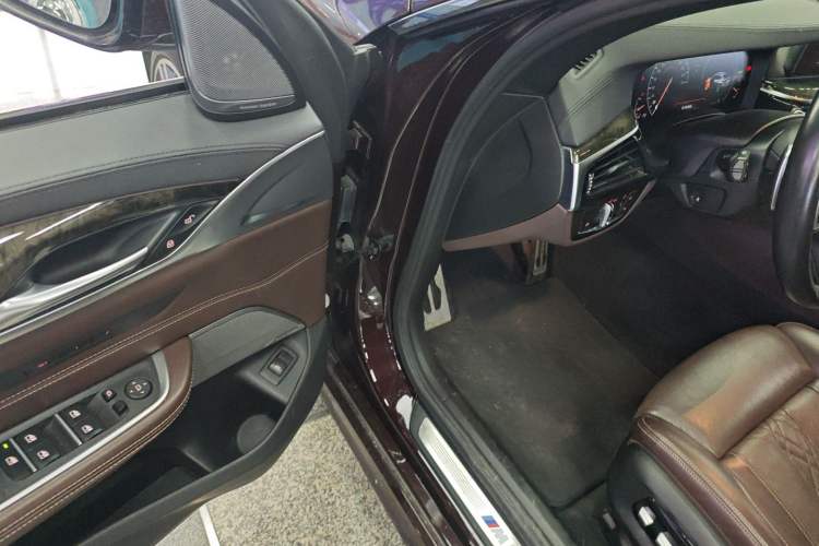 Used BMW 6 Series GT 2018 640i xDrive M Sport Package
