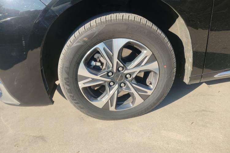 Used SAIC MAXUS G90 2022 2.0T Galaxy Seven-Seater Version
